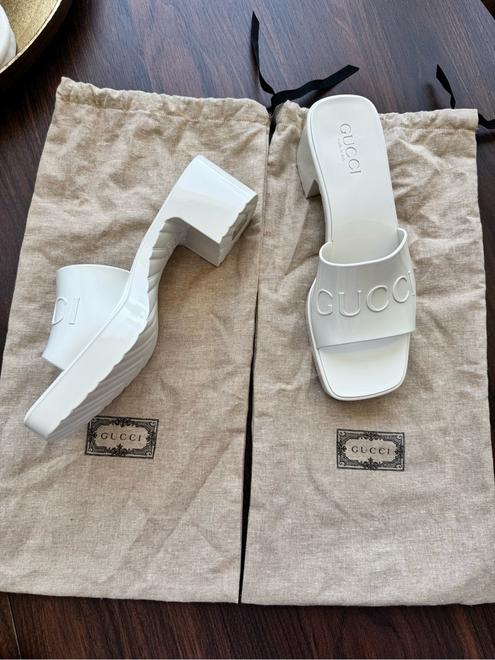 Gucci 60mm Slide Sandal White Rubber Embossed Logo Block Heel Slides - Picture 2 of 5
